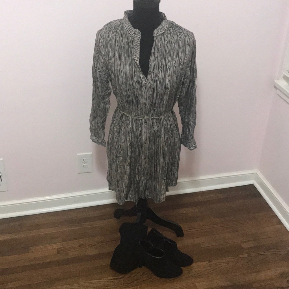 Black and grey dress with leggings and booties